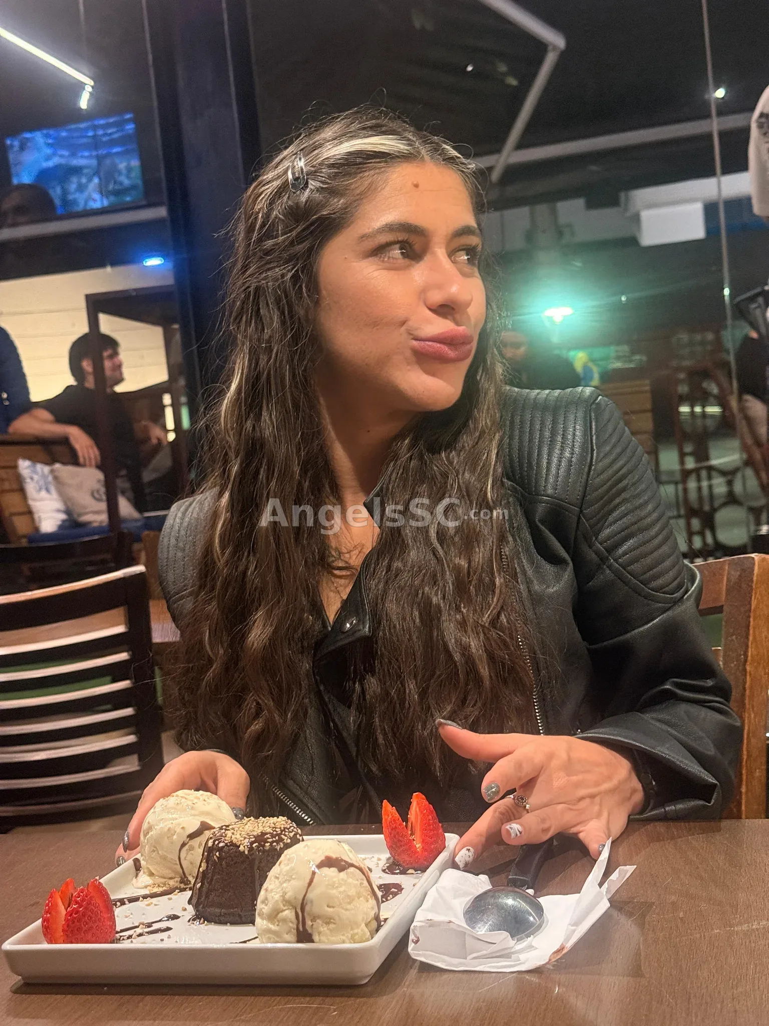 Juliara santos - foto 1